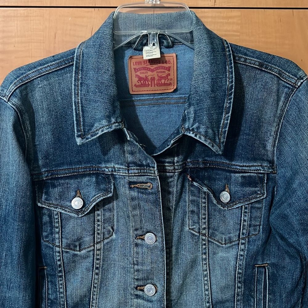 Levi's Medium Blue Denim Trucker Jacket